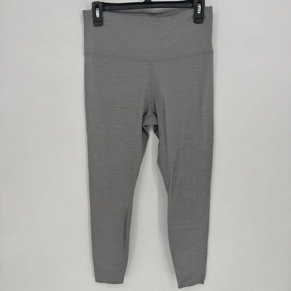 Nike Dri Fit Athletic Leggings Grey cropped Size‎ L Yoga Workout Activewear
